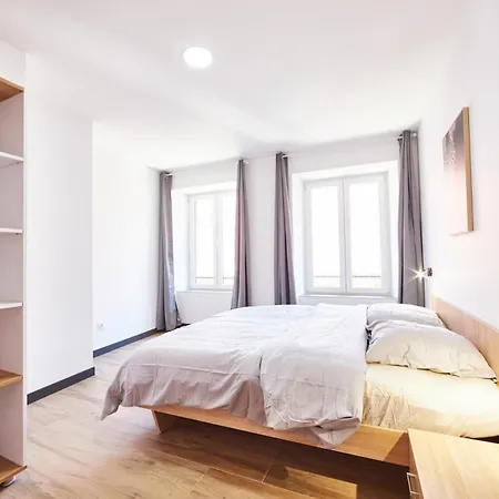 Th 201 F3 Spacieux 1 à 5 Personnes Au 2ème étage Apartamento Thann