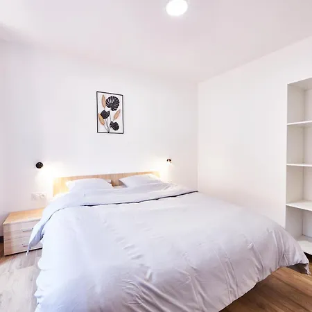 Th 201 F3 Spacieux 1 à 5 Personnes Au 2ème étage *