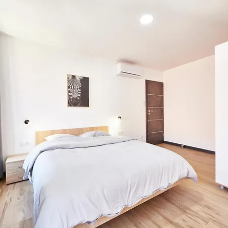 Th 201 F3 Spacieux 1 à 5 Personnes Au 2ème étage *